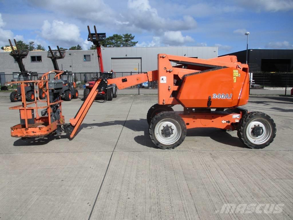 JLG 340AJ (835) Kompakte selbstfahrende Hebebühnen