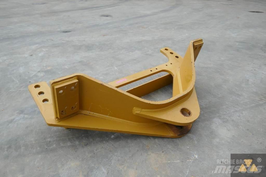CAT 140M3 Drawbar Transport Sonstige