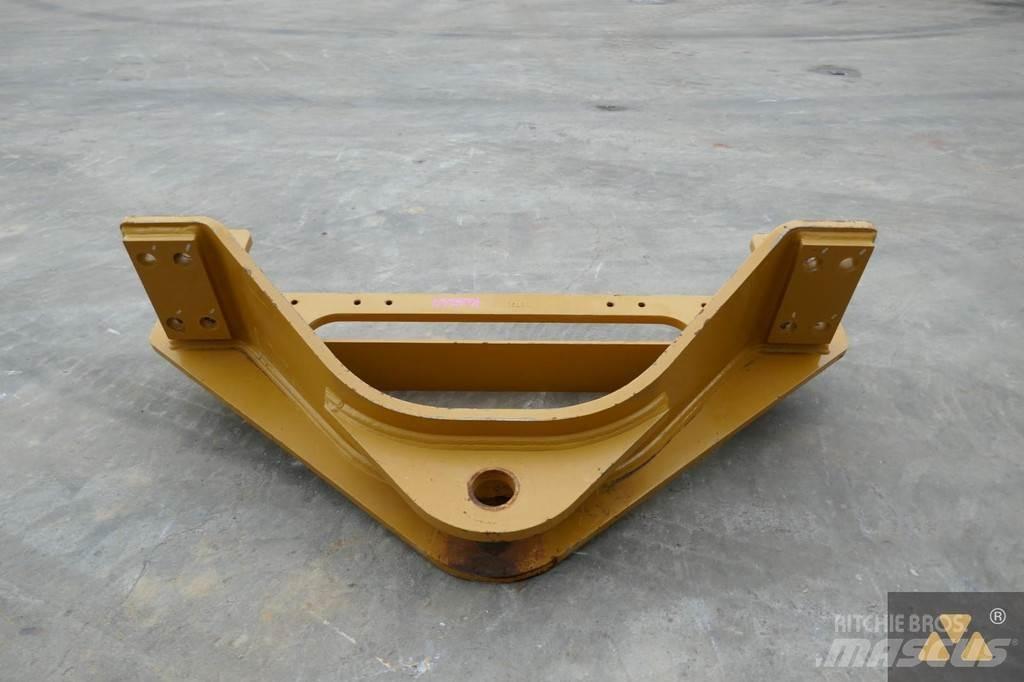 CAT 140M3 Drawbar Transport Sonstige