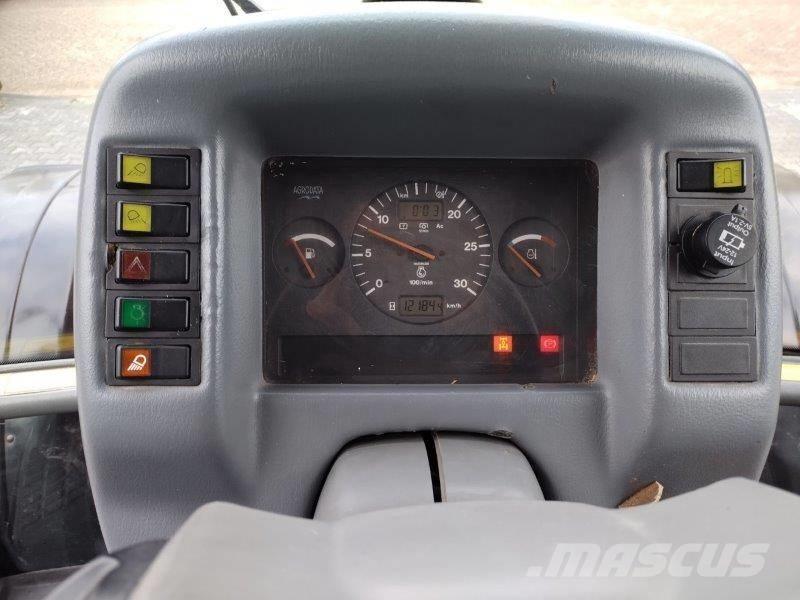 Valtra 6850 Traktoren