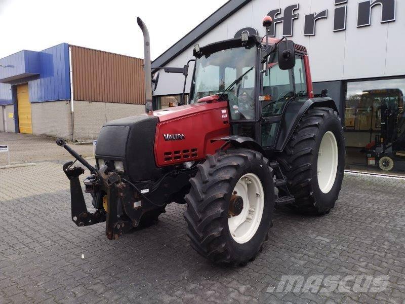 Valtra 6850 Traktoren