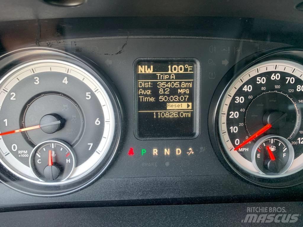 RAM 3500 TRADESMAN Pritschenwagen/Pritschenwagen mit Seitenklappe