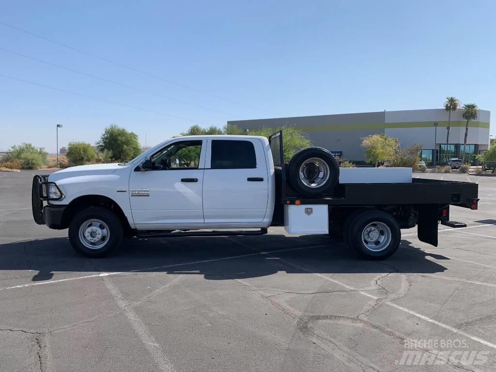 RAM 3500 TRADESMAN Pritschenwagen/Pritschenwagen mit Seitenklappe