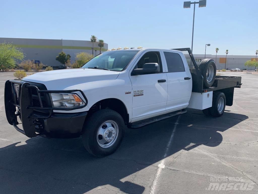 RAM 3500 TRADESMAN Pritschenwagen/Pritschenwagen mit Seitenklappe