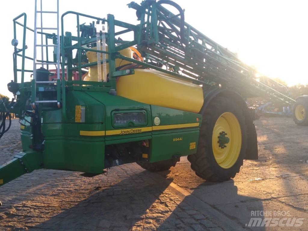 John Deere R944i Anhängespritzen