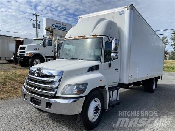 Hino 338 Kofferaufbau
