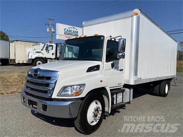 Hino 338 Kofferaufbau