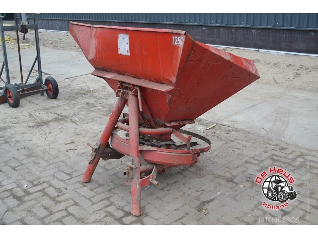 Lely 1250 Mineraldüngerstreuer