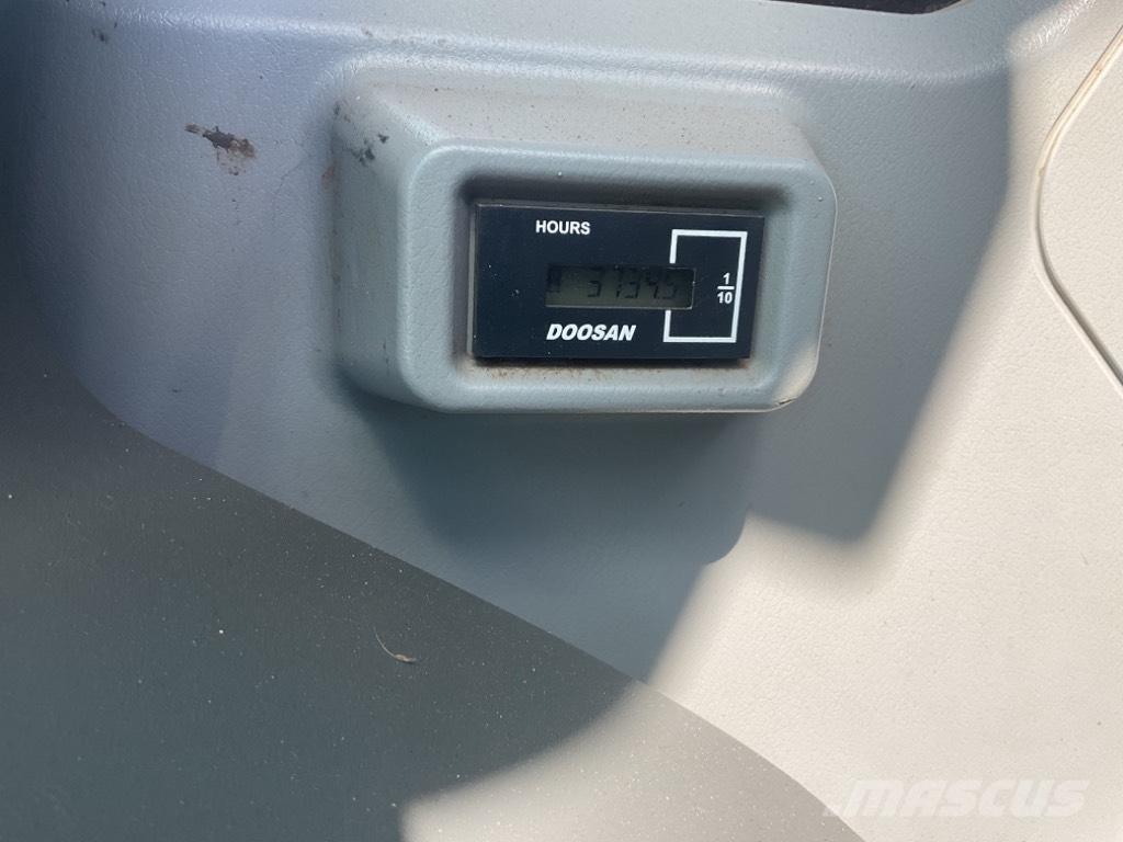 Doosan DX140LCR Raupenbagger