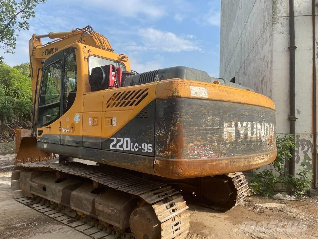 Hyundai 220LC-9S Raupenbagger