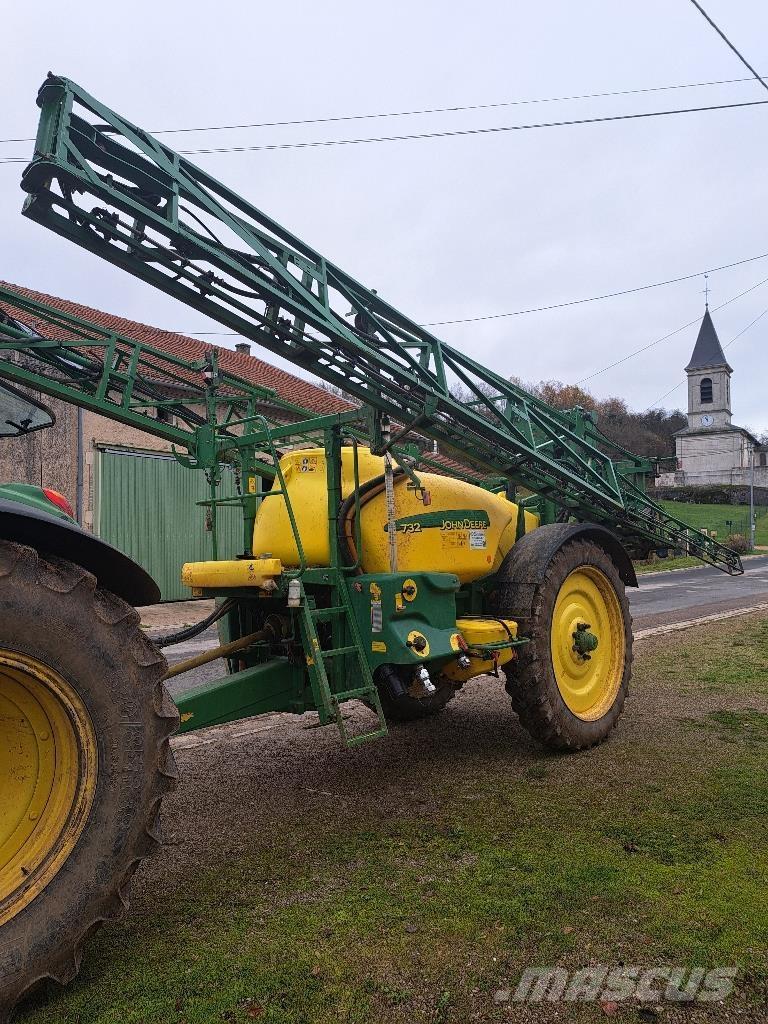John Deere 732 Anhängespritzen