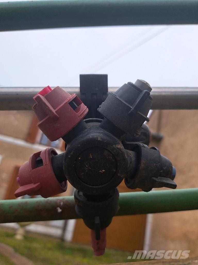 John Deere 732 Anhängespritzen