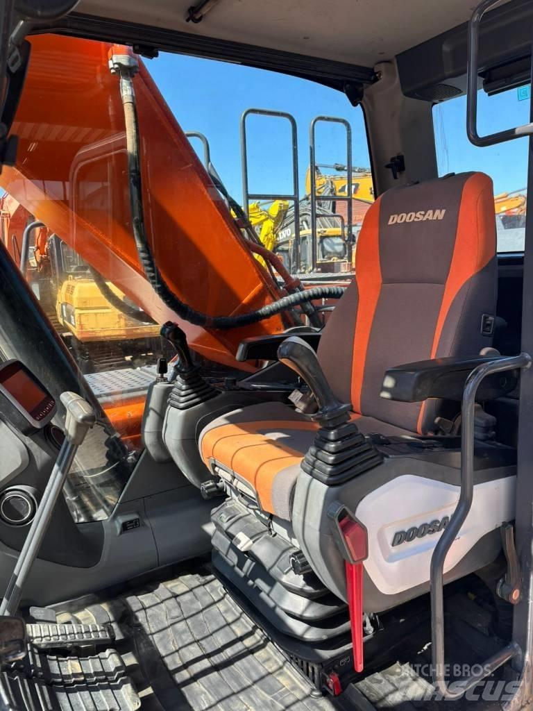 Doosan DX 255 NLC-5 Raupenbagger