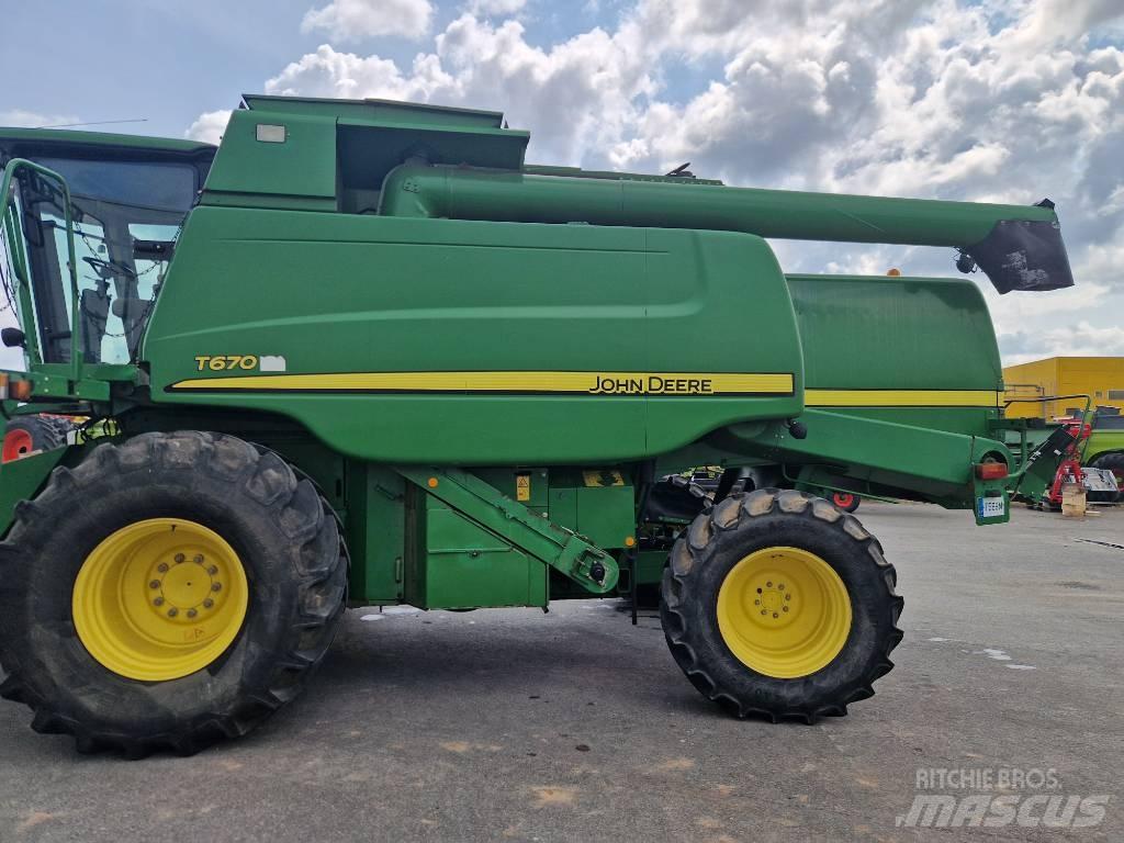 John Deere T670 Mähdrescher