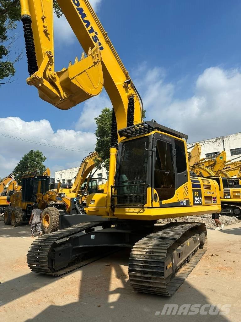 Komatsu PC220-8 Midibagger  7t - 12t