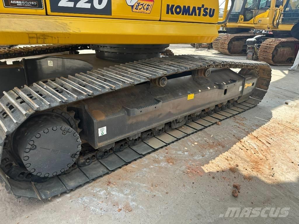 Komatsu PC220-8 Midibagger  7t - 12t
