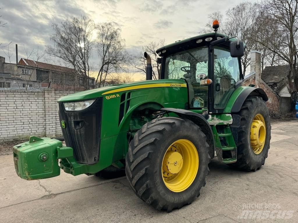 John Deere 8285 R Traktoren