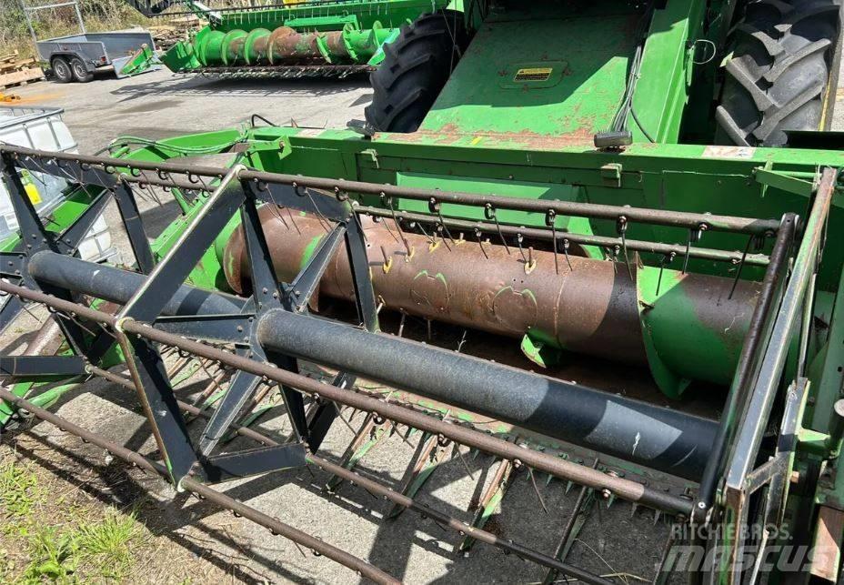 John Deere 1055 Mähdrescher