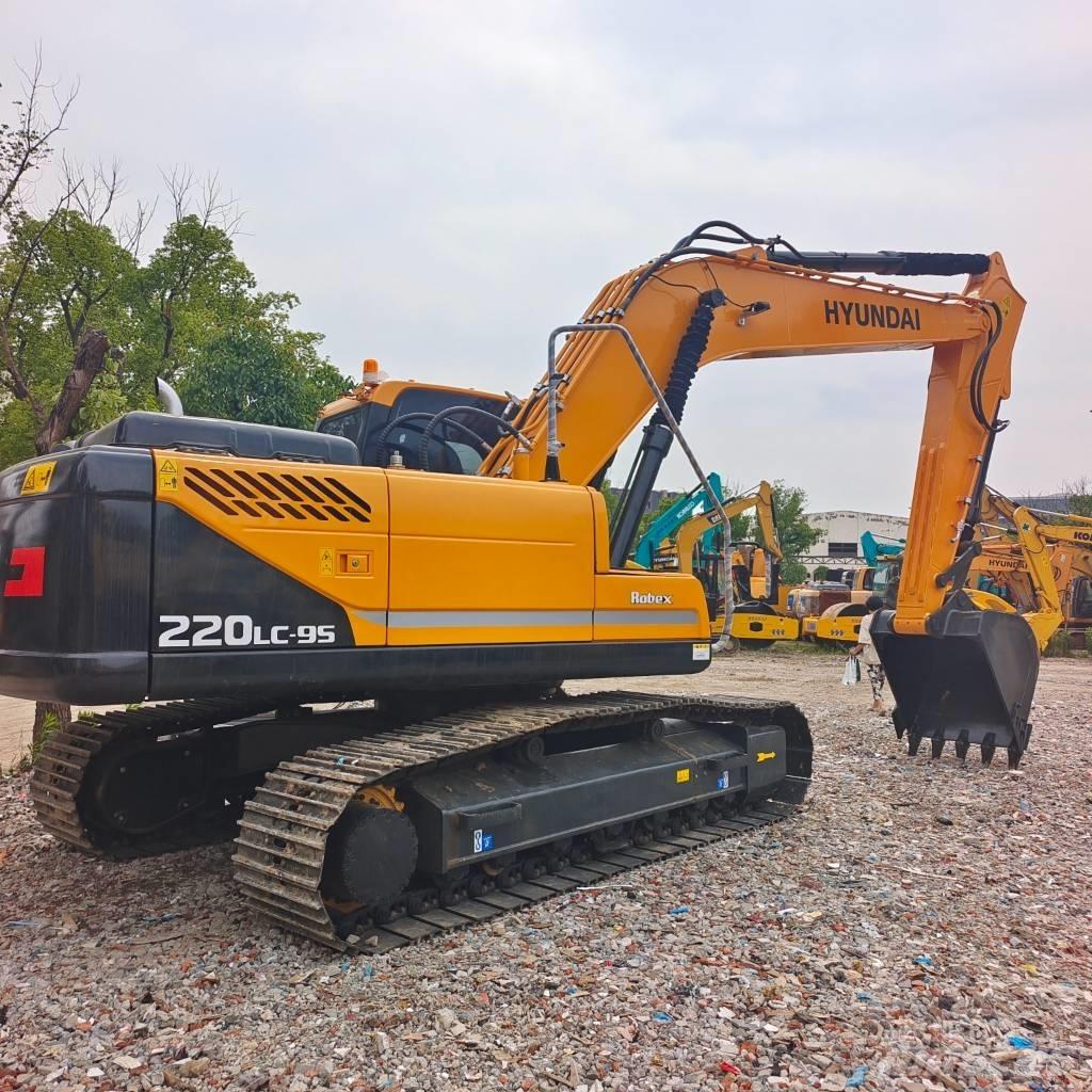 Hyundai 220LC-9 Raupenbagger