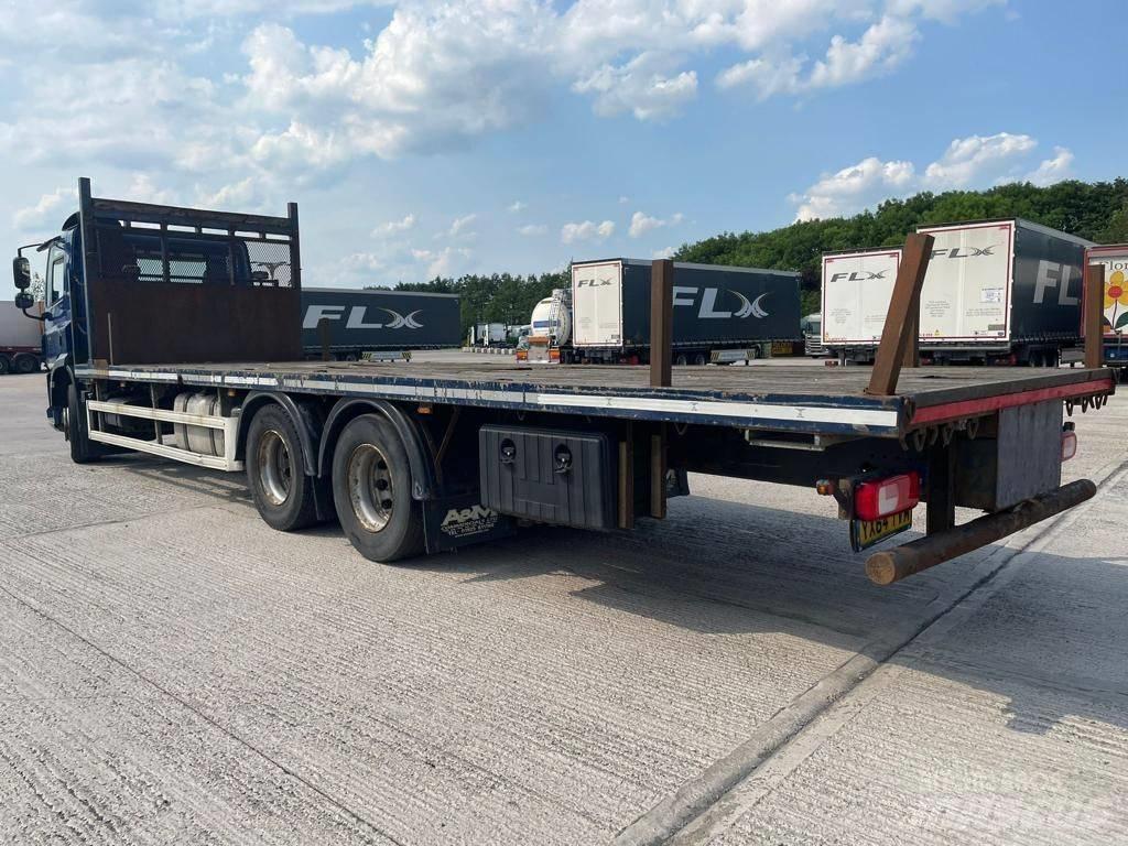 DAF CF330 Pritschenwagen/Pritschenwagen mit Seitenklappe
