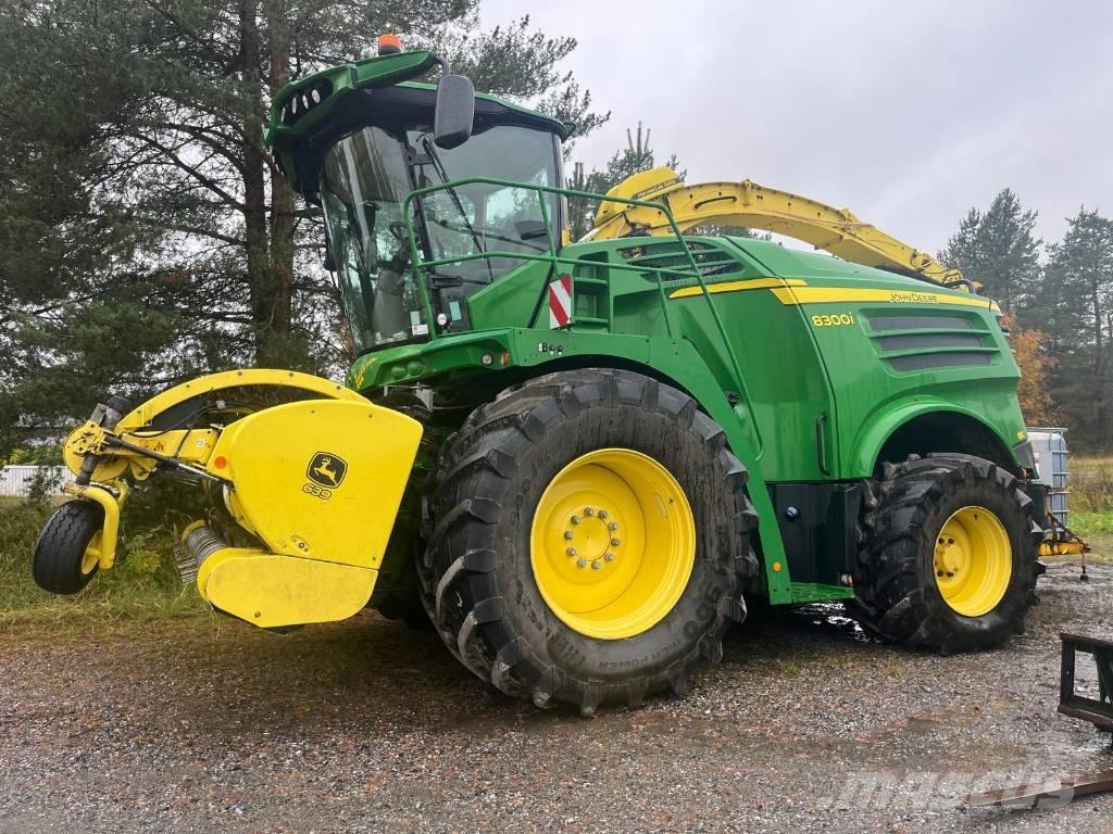 John Deere 8300 Selbstfahrende Häcksler