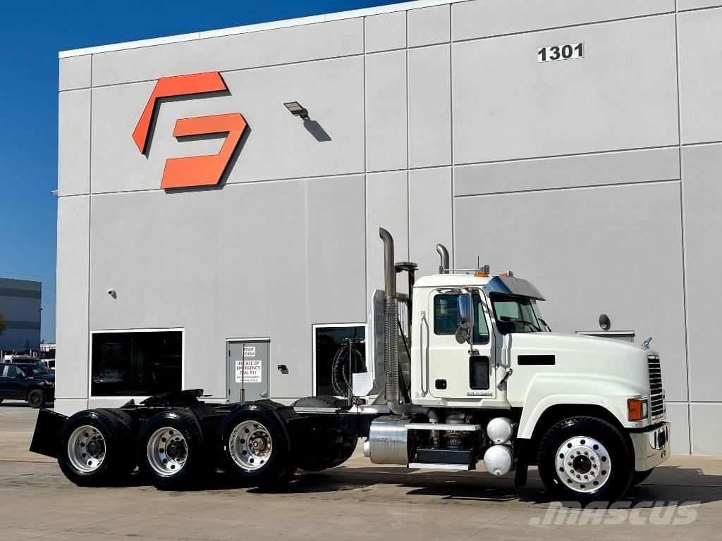 Mack CHU 613 Sattelzugmaschinen