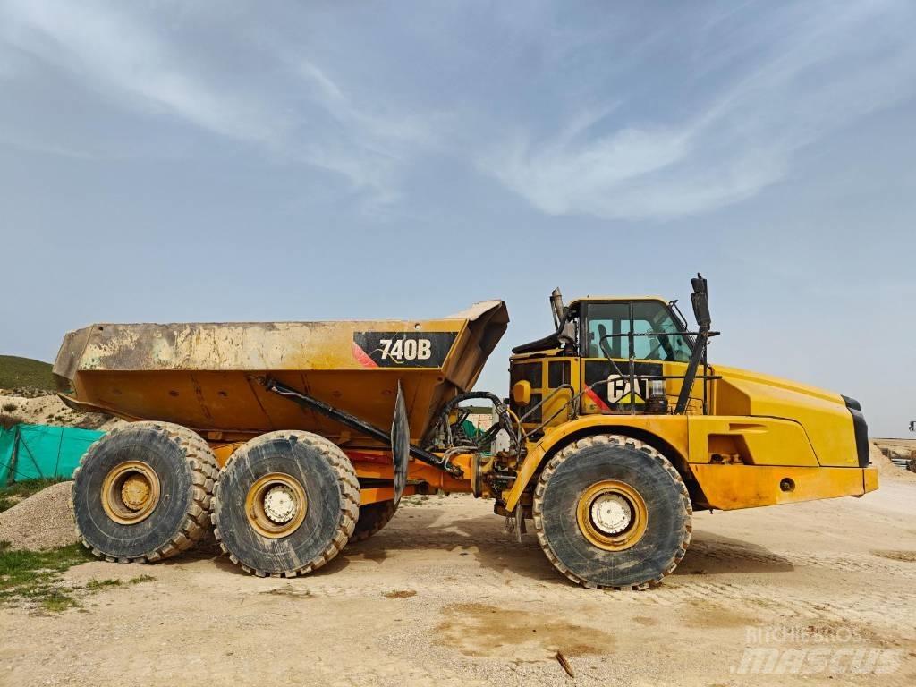 CAT 740B Dumper - Knickgelenk