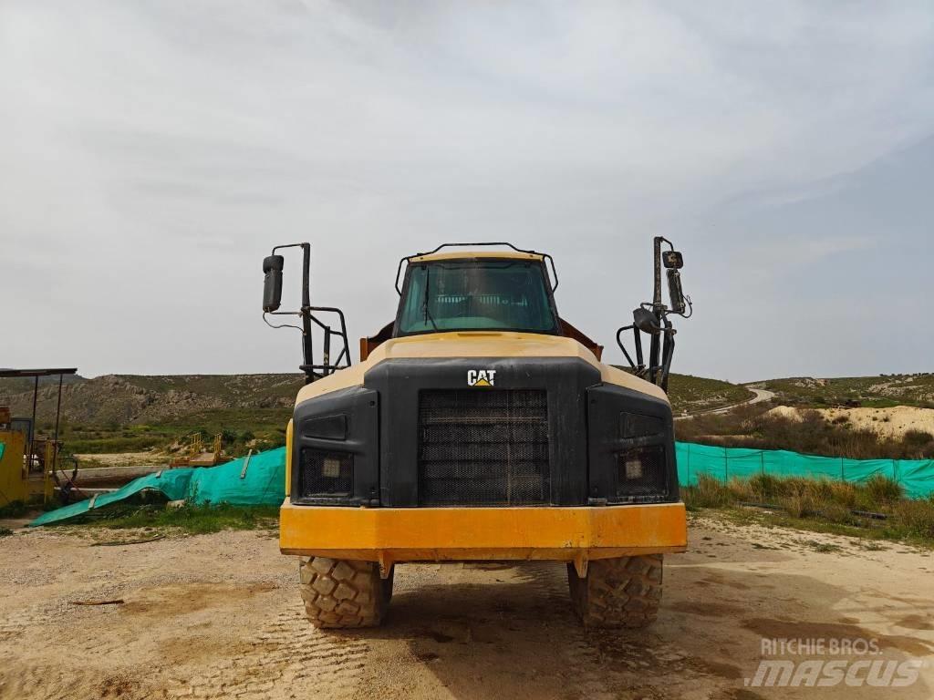 CAT 740B Dumper - Knickgelenk