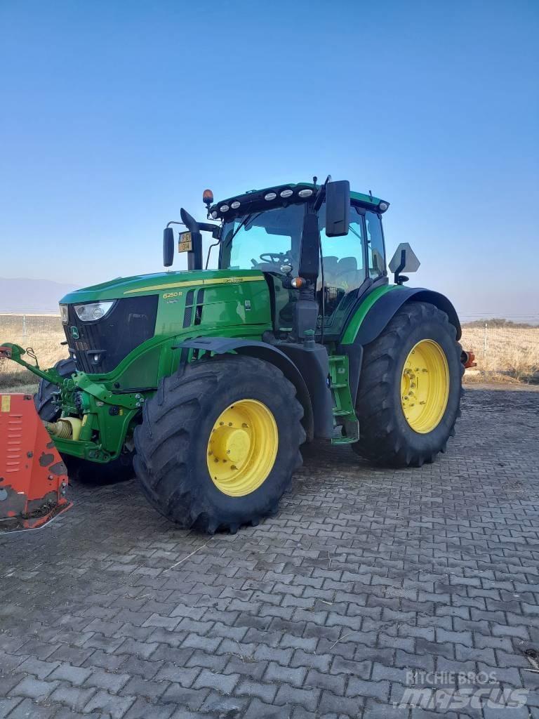 John Deere 6250R Traktoren