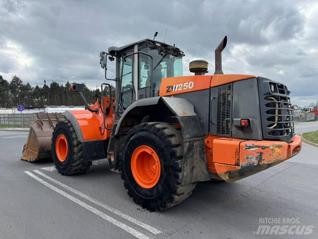 Hitachi ZW 250 Radlader