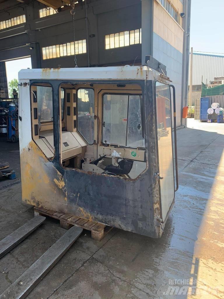 CAT 375 Kabinen
