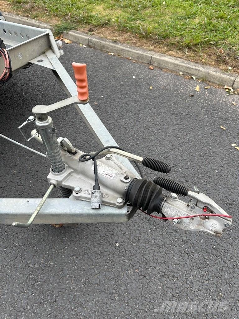  MOTIV TC3000 Leichtauflieger