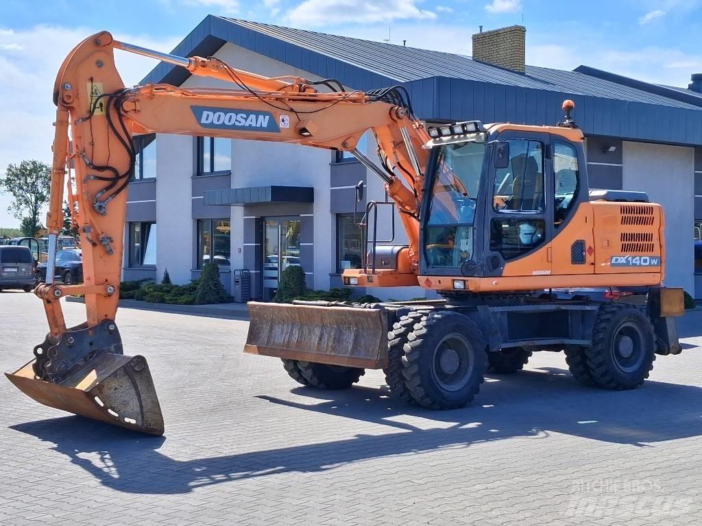 Doosan DX 140 W-3 Mobilbagger