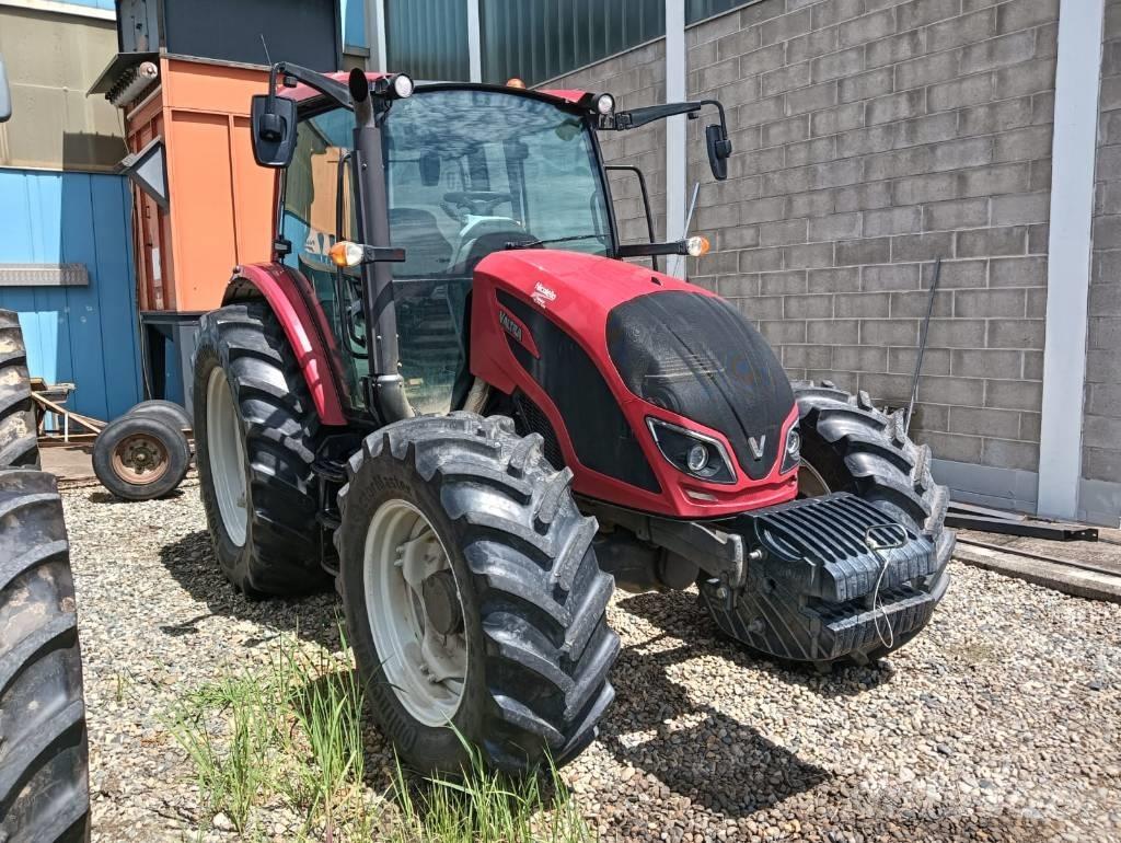 Valtra A 114 Traktoren