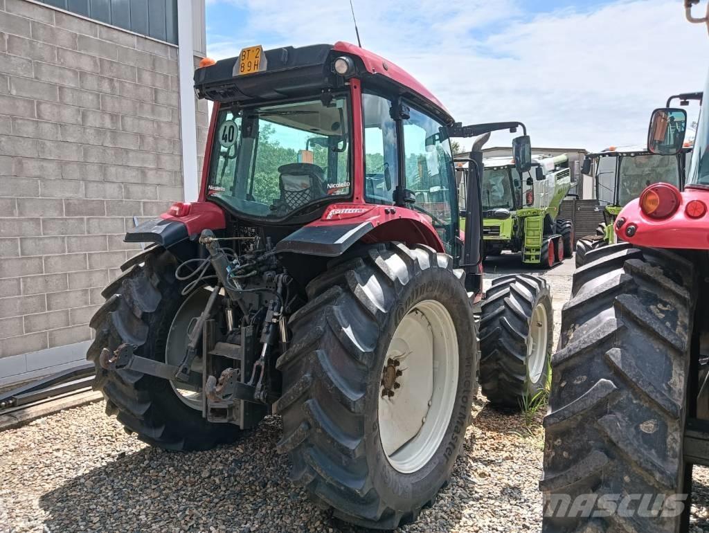 Valtra A 114 Traktoren