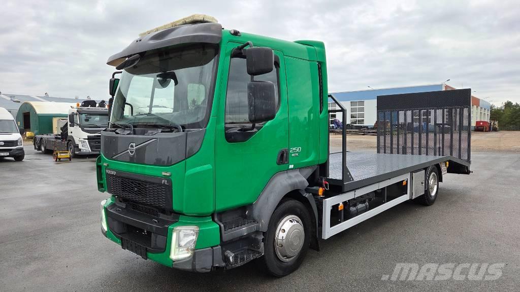 Volvo FL250 4X2 Pritschenwagen mit Seilwinde