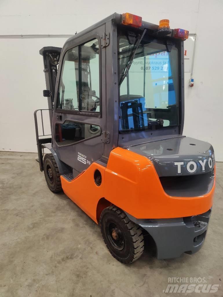 Toyota 02-8 FDF25 Diesel heftrucks