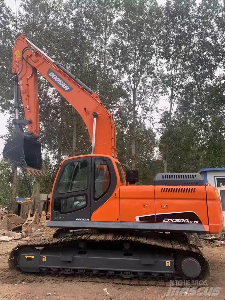 Doosan DX300LC-9C Raupenbagger