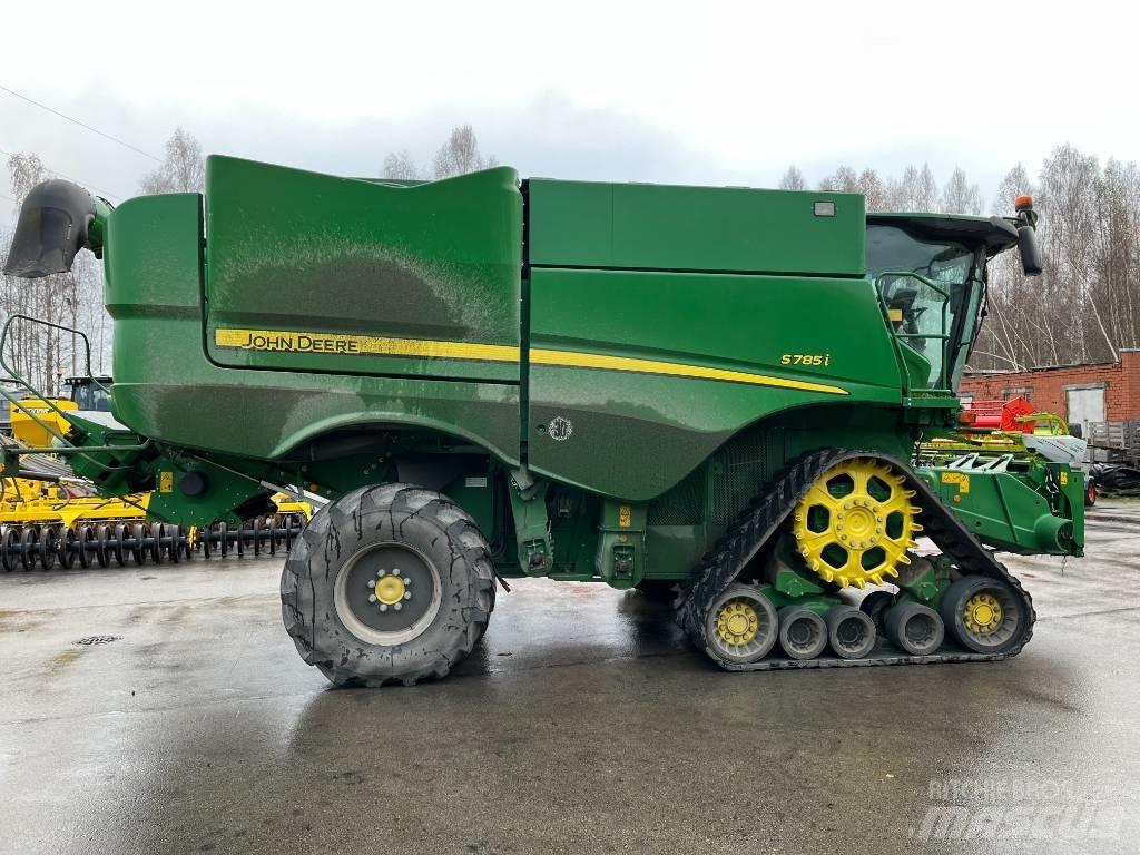 John Deere S 785i Mähdrescher
