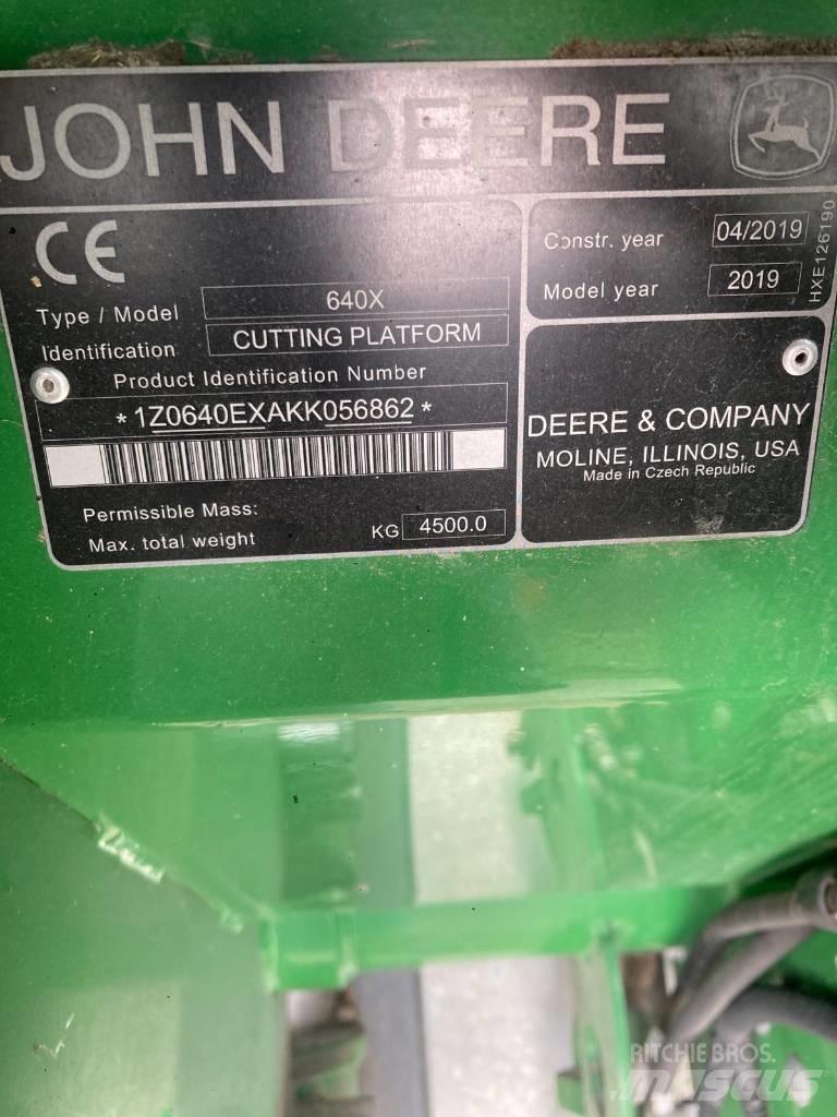 John Deere 640 X Mähdrescher