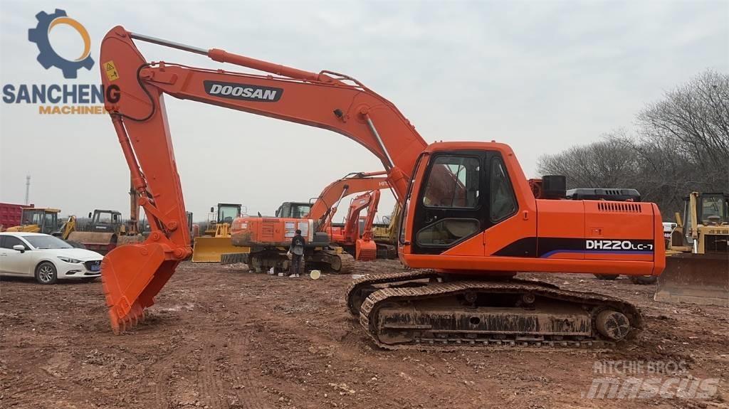 Doosan DH 220 Raupenbagger