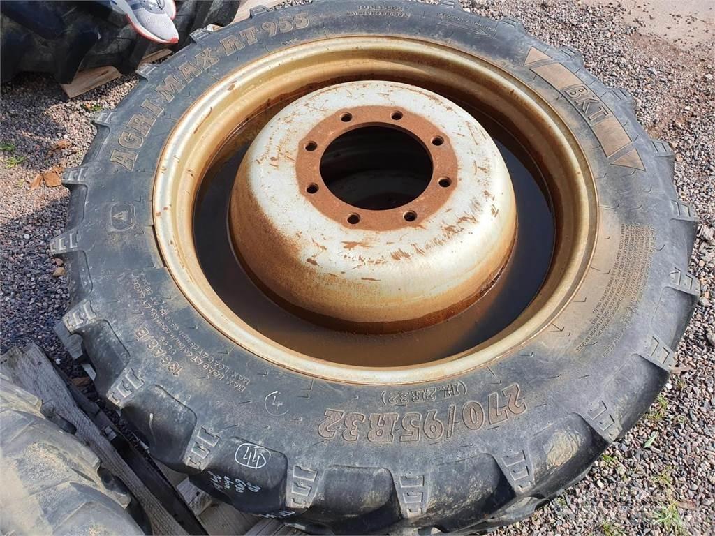 BKT 270/95R32 x2 Reifen