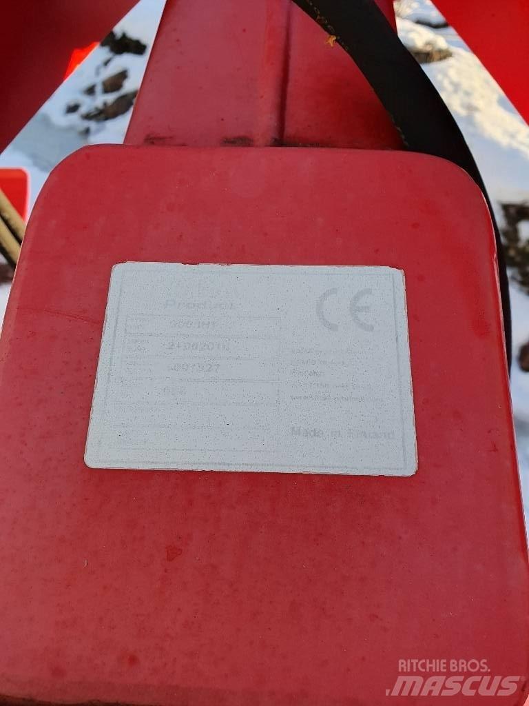 Vama 300 JH 1 Schneeschilde und -pflüge