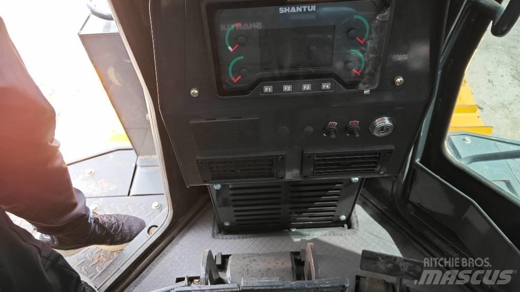 Shantui SD 22 Bulldozer
