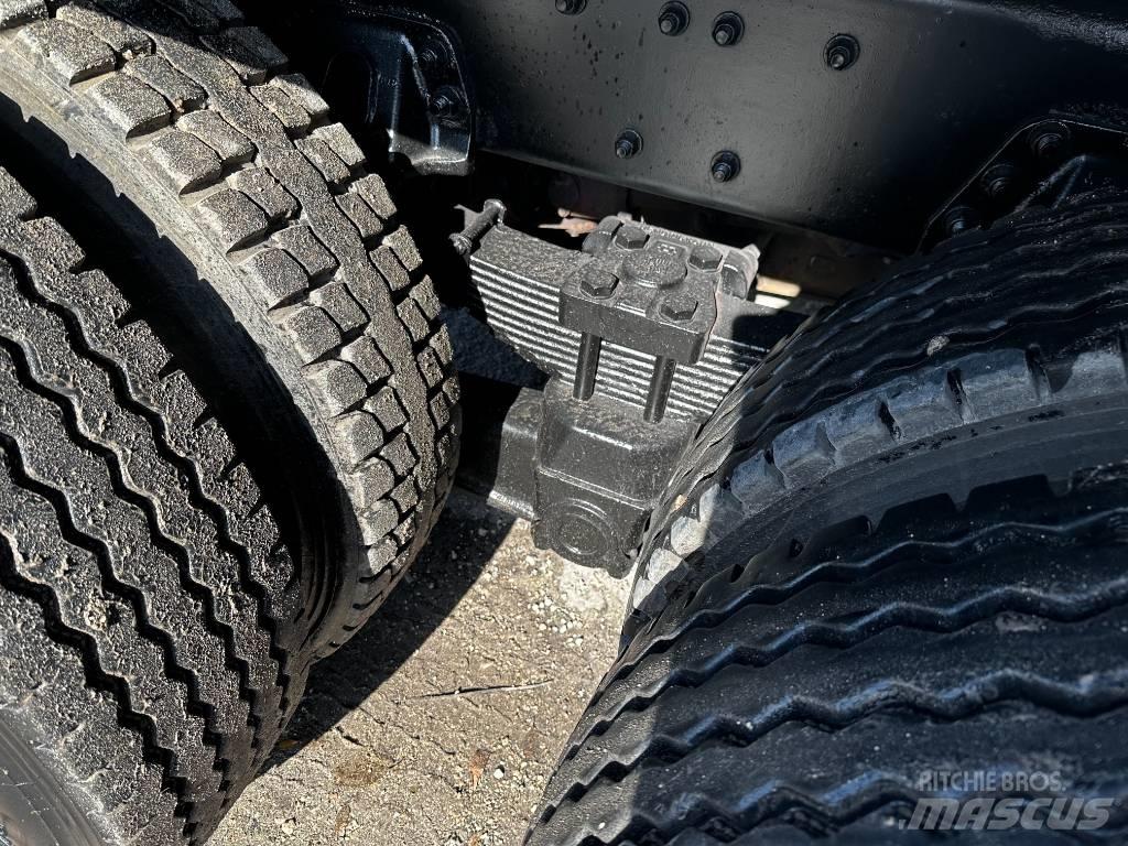 Sterling L 7500 Saug- und Druckwagen