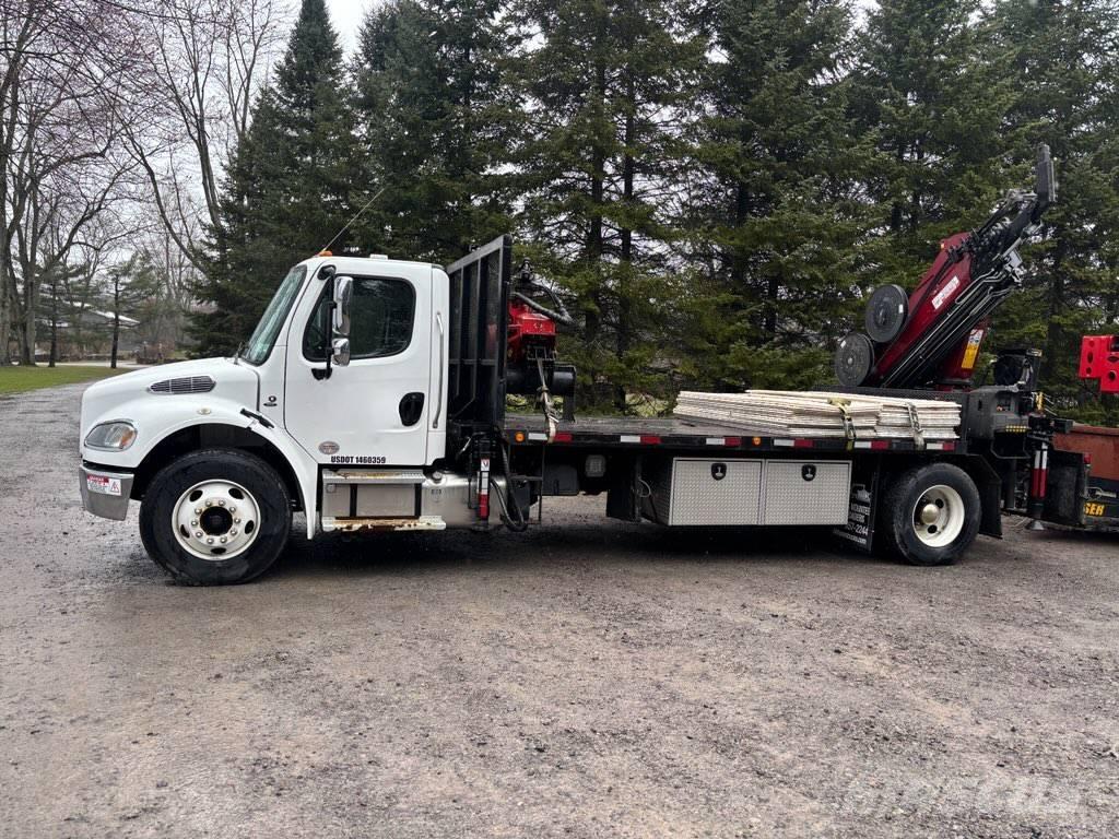 Freightliner M2-106 Raupenkrane