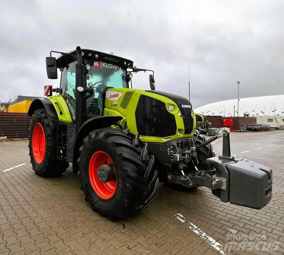 CLAAS Axion 850 Traktoren