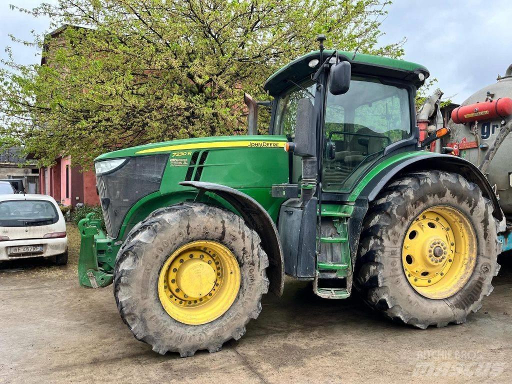 John Deere 7230 R Traktoren