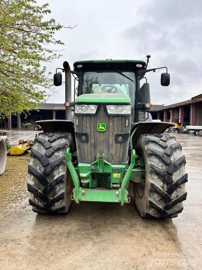 John Deere 7230 R Traktoren