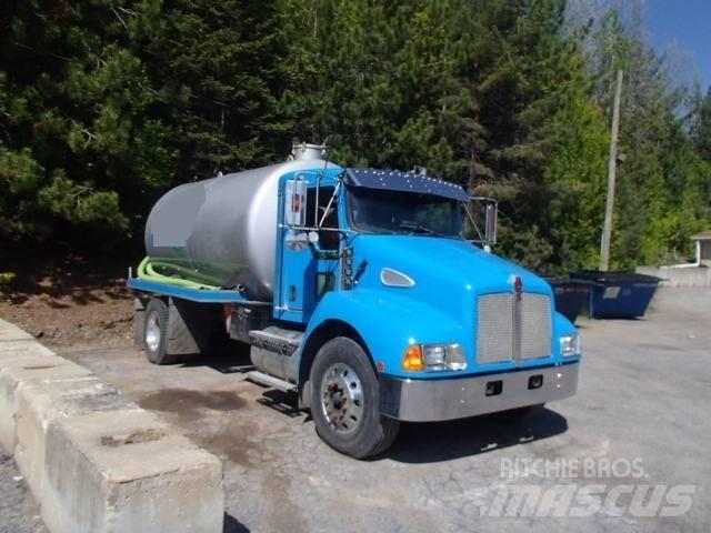 Kenworth T 300 Saug- und Druckwagen